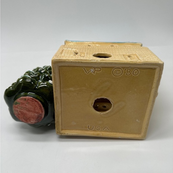 WP Pottery Ceramic Log Cabin Christmas Decor Light Up Village - Picture 5 of 12